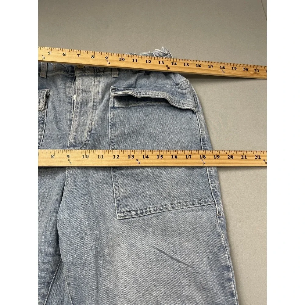 We the Free Womens Jeans Medium Light‎ Wash Paperbag Cargo Denim Raw Hem Cropped